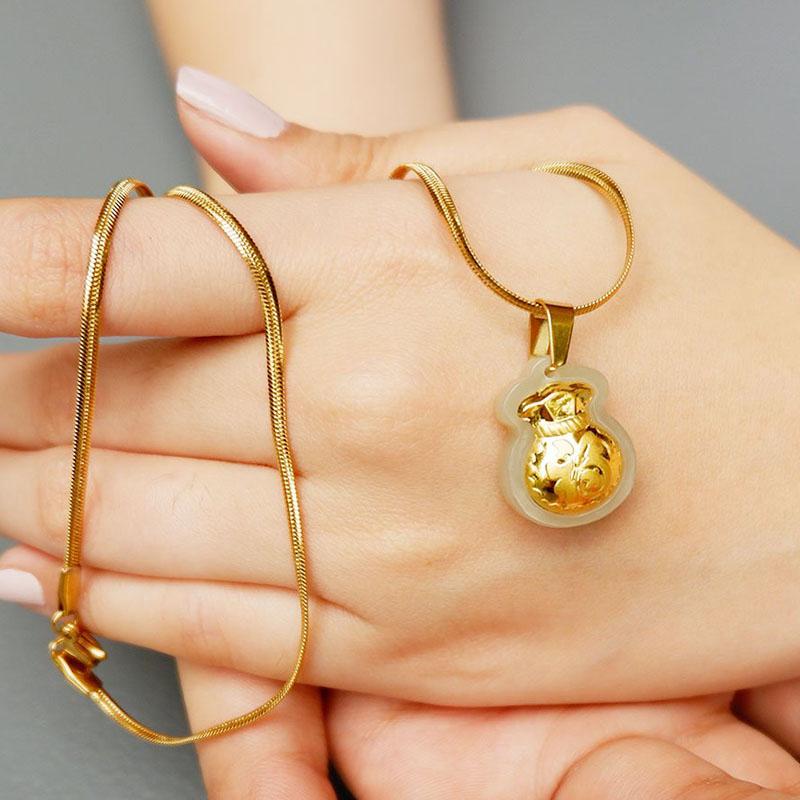 Hetische Jade-Anhänger-Halskette mit Geldbeutel für Reichtum & Glück - Necklace - TaoTempel
