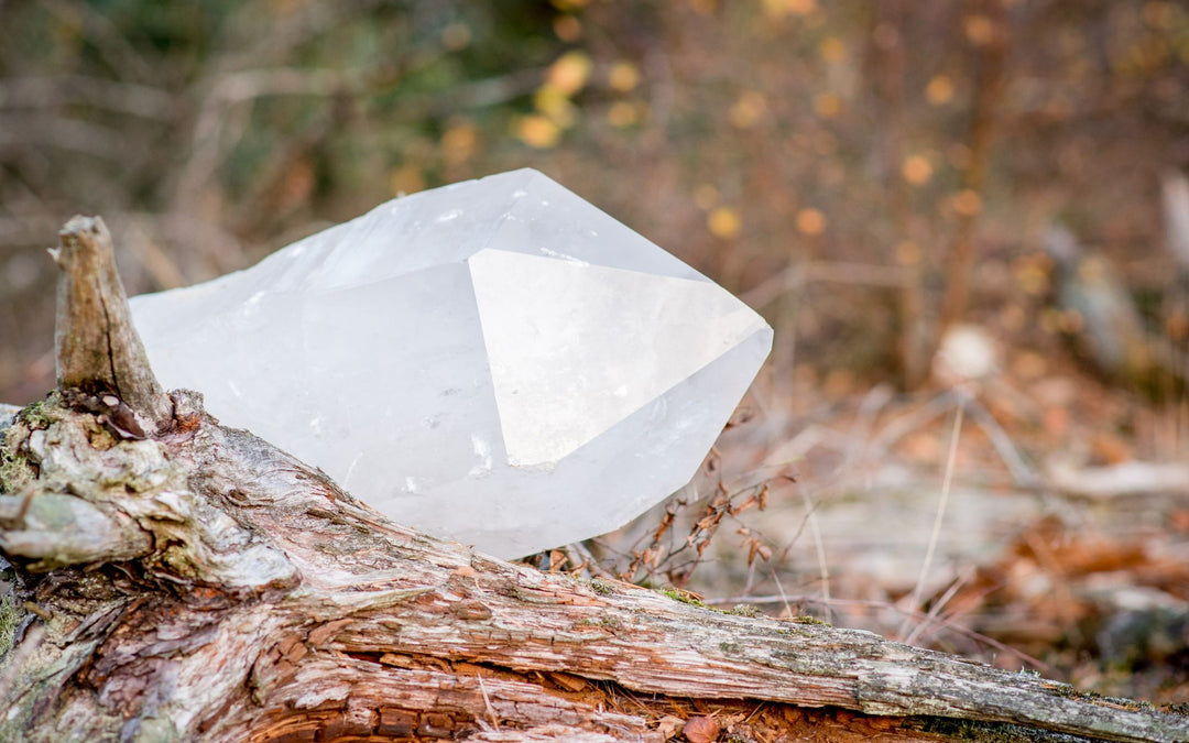 Die 10 besten weißen Kristalle: Ihre Bedeutung und wie sie Dir helfen können TaoTempel