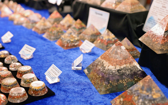 Wie man echte Orgonitpyramiden von gefälschten unterscheidet