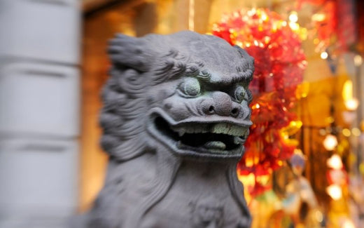 Der Fu Hund: Bedeutung im Feng Shui und wie man sie zum Schutz verwendet