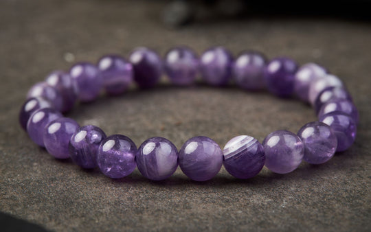 Wie kann man ein echtes Amethyst Armband von einer Fälschung unterscheiden? DIY-Anleitung