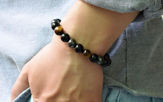 Wie man ein Dreifaches Schutzarmband trägt TaoTempel