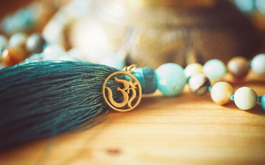 Die Bedeutung des Om Symbol in spirituellem Schmuck