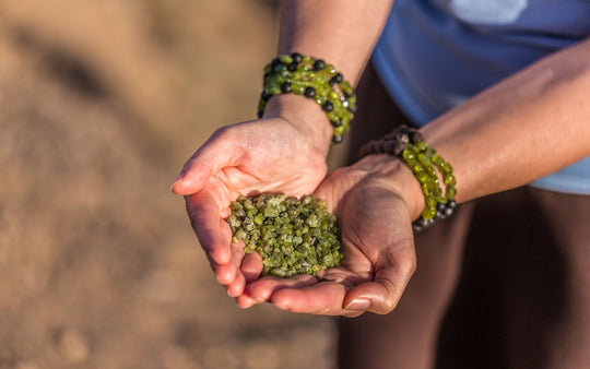 Peridot Armband: Vorteile, Bedeutung und Heileigenschaften