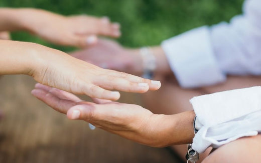 Was ist Reiki? Ein Anfängerleitfaden zur Energieheilung